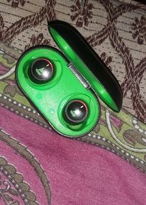 Boat Earbuds 441 It Real Price Is 2000 And It Is Has No Damage