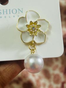 Pearl drop earrings🌙