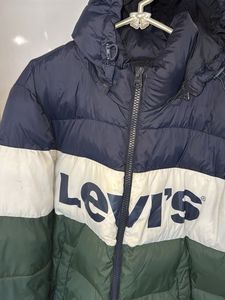 Like New Levi's Puffer Jacket - Stylish &amp; Warm