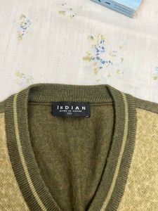 Green Embroidered Vest/ Half-sweater