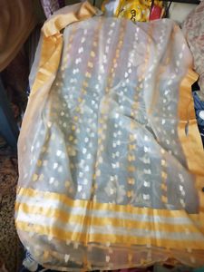 Looks Banarsi Dupatta