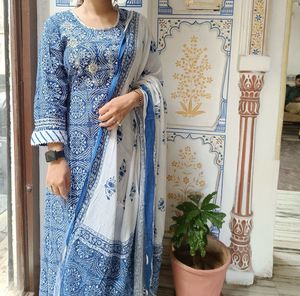Kurti And Duppta Set For Women .