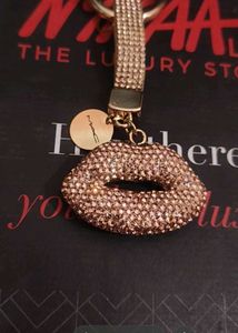 mac lip gold keychain