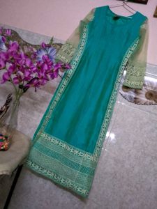 Long Pakistani Kurta...(Hania Ameer) Look