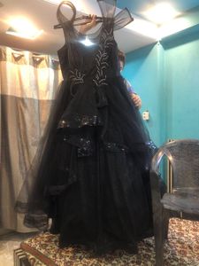 Elegant Black Beads And Cut Dana Work
