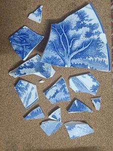Broken Vintage Plate Pieces For DIY