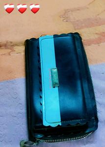 Stylish Bi-Fold Wallet