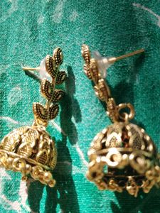 Combo of 5 Earrings and one Moti Necklace