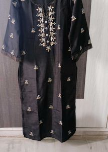 Chanderi Silk Embroidered Kurta And Pant Set