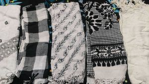 Black And White Stole (Set of 5) Scarf