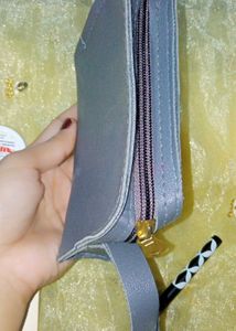 Mini Makeup Kit With Pouch 👝