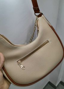 Beige Shoulder Bag with Gold Chain – Like New