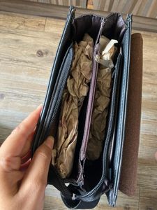 SLING BAG WITH MULTIPLE POCKETS