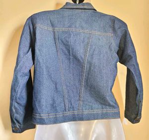 BOGO🎁Buy One Get 1 Free🎁Size Small Denim Jacket