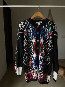 VINTAGE BLACK KNIT SWEATER W SEQUINS SNOWFLAKES SW