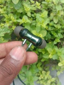 Wireless Neckband Earphone (Micro-USB Charging)
