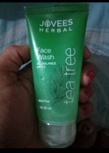 Jovess Herbal Tea Tree Face Wash