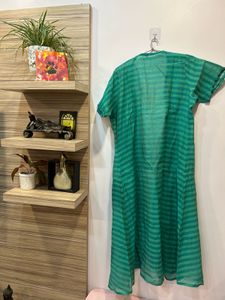 Elegant Green Shrug with Embroidered Pockets
