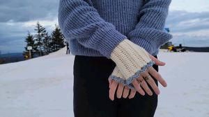 crocheted fingerless hand warmers
