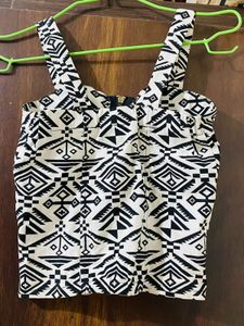 Patterned Zipper Crop Top