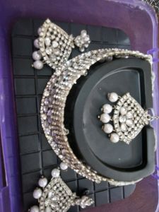 White Neck Set
