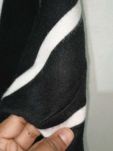 V Neck Striped 🦓 Sweater
