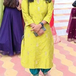 Festival Wear Kurti Set With Bottom