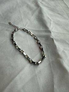 Beautiful chain Style silver Colour bracelet