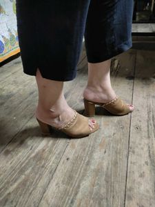 Heeled Sandals on Sale !