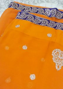 Beautiful saree..small border.1 time used..30min