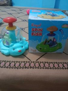 Royal Spin Fish Toy