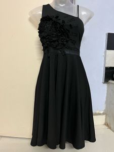 Pintrest Black One-Shoulder Dress