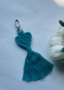 macrame heart keychain