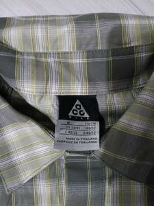 Nike check shirt ( Boxy fit )