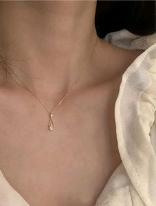 Elegant Teardrop Necklace