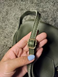 Beautiful Olivia Colour Sling Bag 💚💚💚