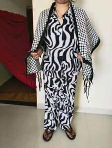 Woolen Stole Cum Shawl New 🆕 Zebra Print