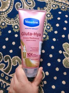 Vaseline Gluta-Hya Dewy Radiance Lotion for Face &