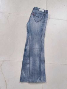LEVI&#39;S GIRL