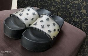 Ginger Black Platformed Sliders