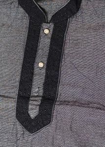 Men Cotton Mandarin Collar Embroidered Kurta