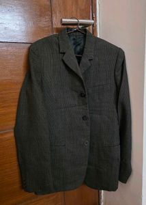 Classic Blazer - Versatile Style