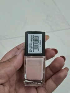 Lakene nude nail polish