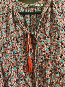 Very Pretty Multicoloured Top With Front Tie