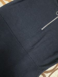 Chic Black Dress with Zipper Detail