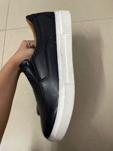 Black Slip-on Casual Shoes
