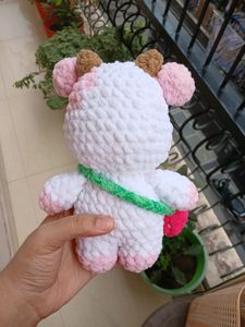 ₊˚⊹౨ cute crochet strawberry cow plushie ৎ ₊˚⊹