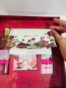 Fabessentials La Vie En Rose Gift Set