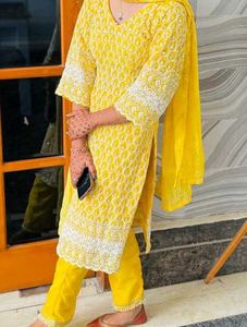 Beautiful Yellow Stitched Net Suit✨💛
