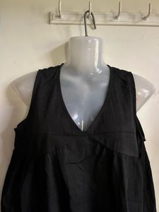 Black Sleeveless Top